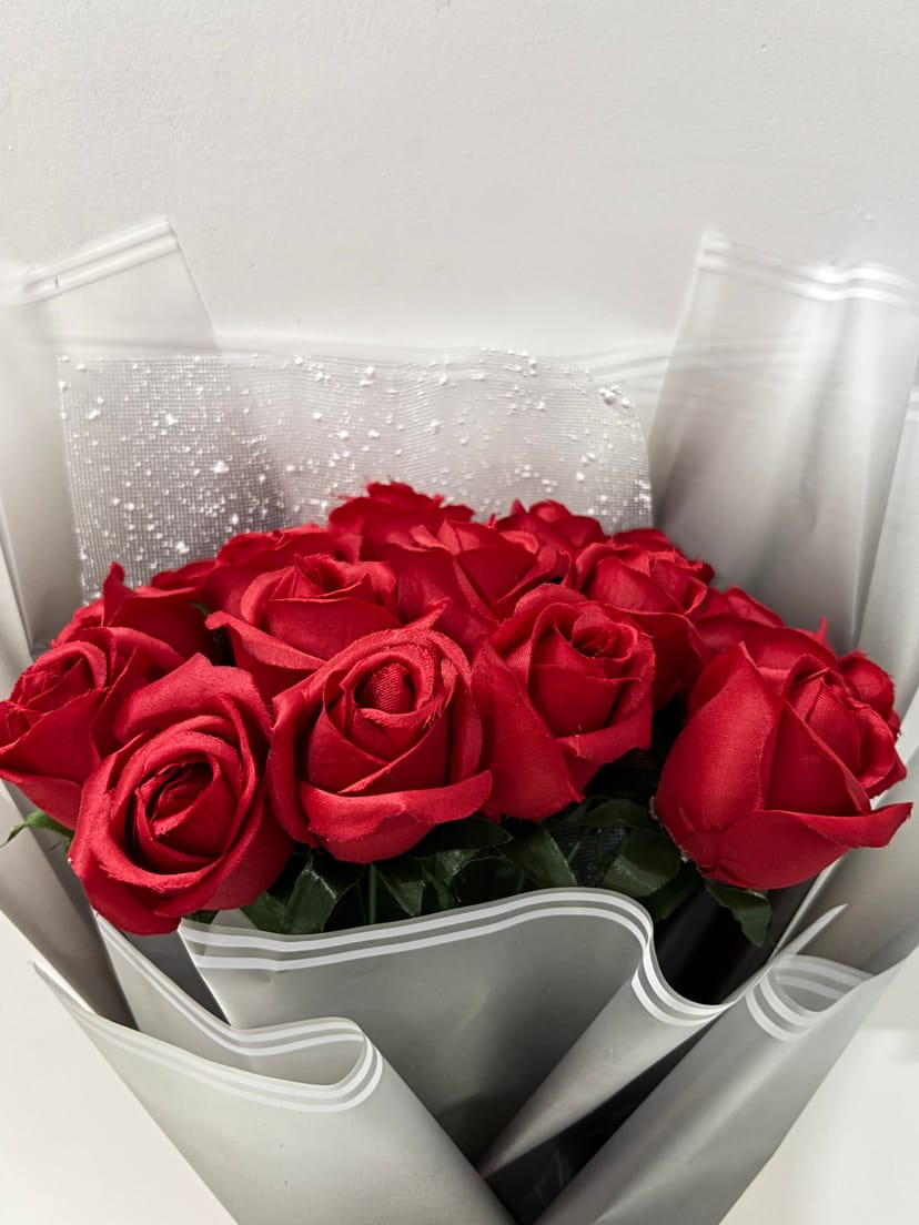 Noir Luxe Bouquet - Image 2