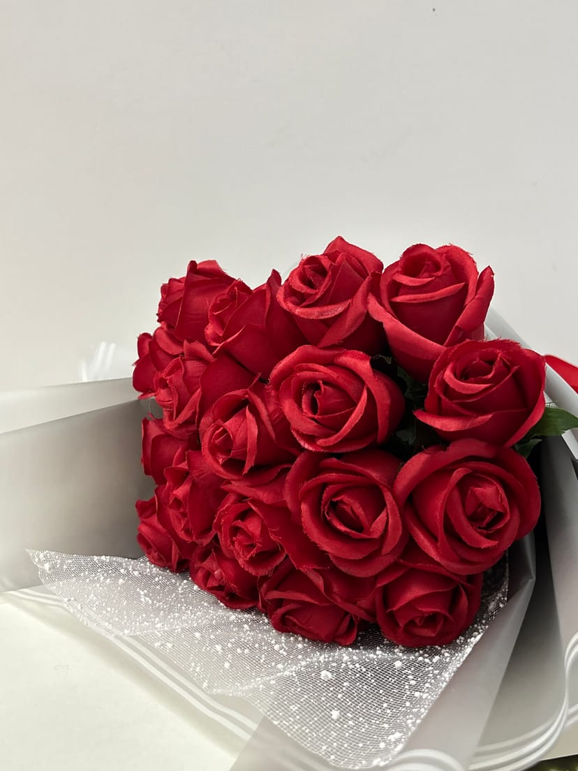 Noir Luxe Bouquet - Image 5
