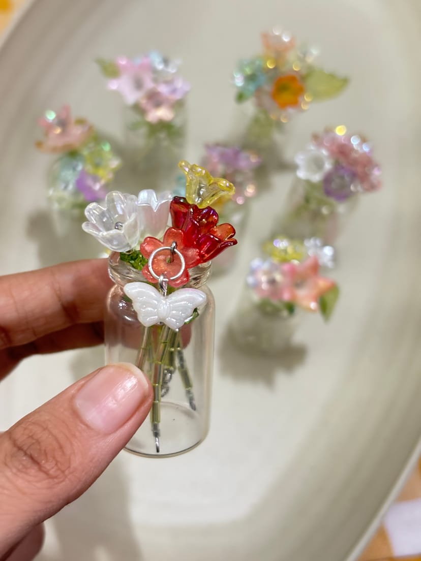 Mini Beaded Flower Jar - Image 9